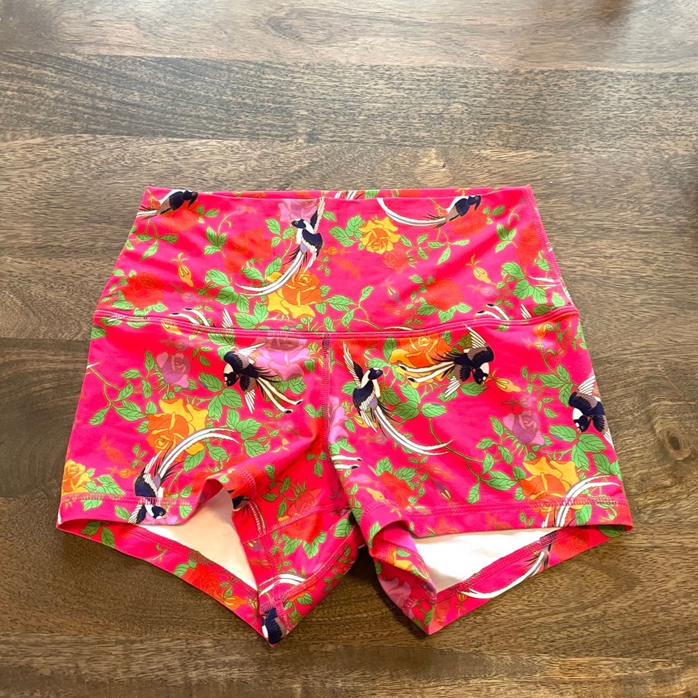 Peachy Gym Lifting Shorts Medium